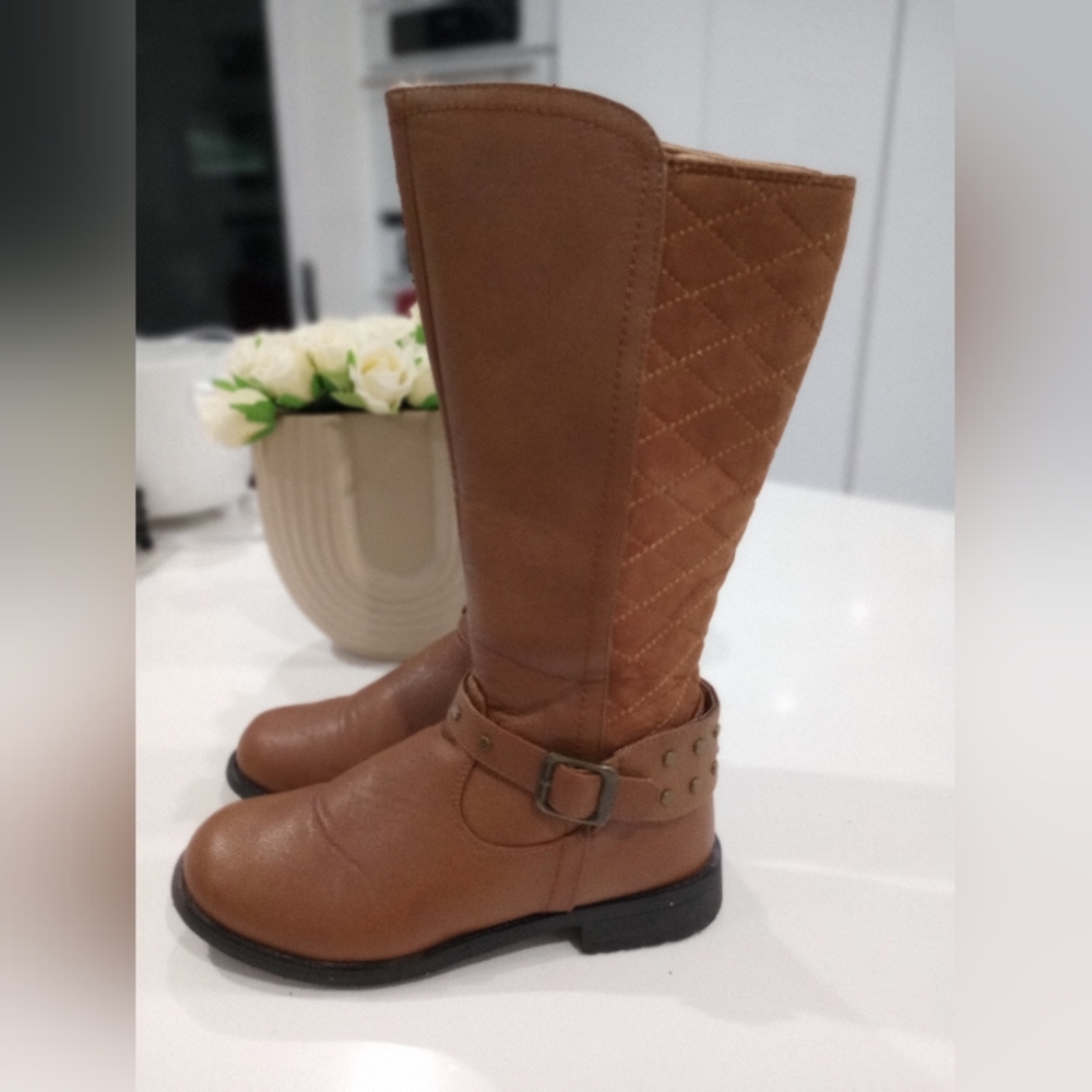 Boots - Picture 2 of 3